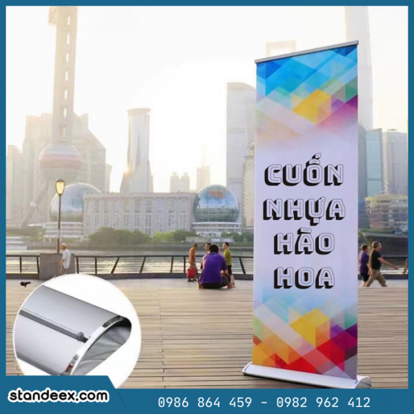 Standee cuốn nhựa hào hoa, cuốn nhựa đế to một mặt