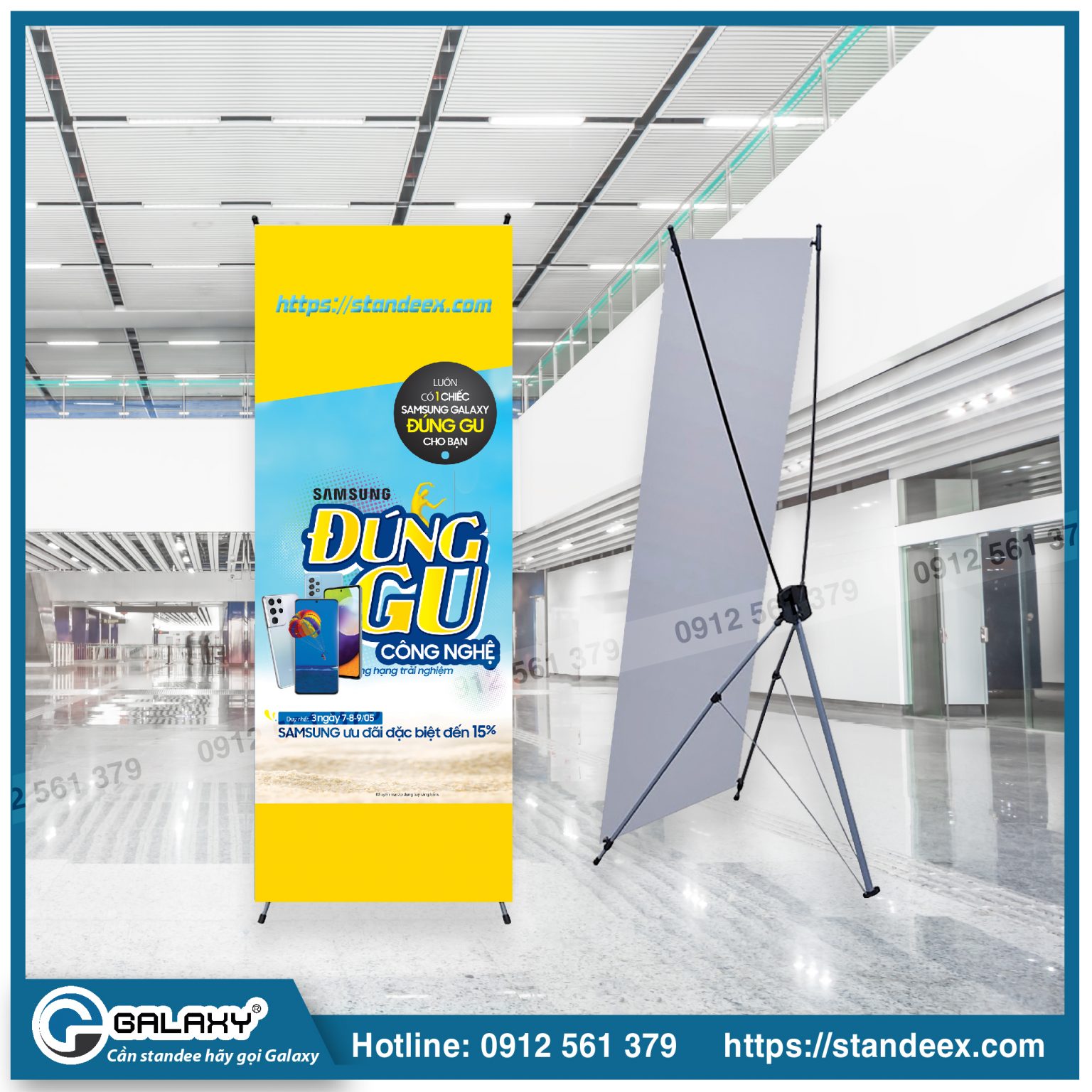 Standee cuốn nhôm chân inox– Roll up nhôm-Giá cuốn nhôm chân inox