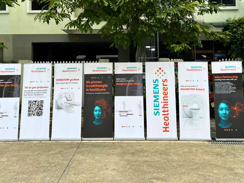 Standee cuốn chất lượng – Giá tốt – Tư vấn tận tâm cùng standeeX