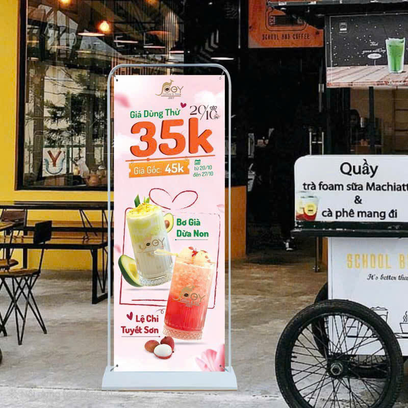 Mẫu 4: Standee khuyến mãi nhân dịp 20/10