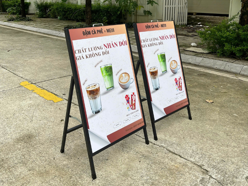 5 ưu điểm nổi bật khi sử dụng standee chữ A 1 mặt