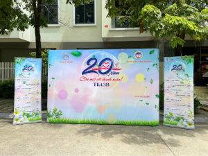 Backdrop và standee cuốn: Giải pháp tiết kiệm cho doanh nghiệp