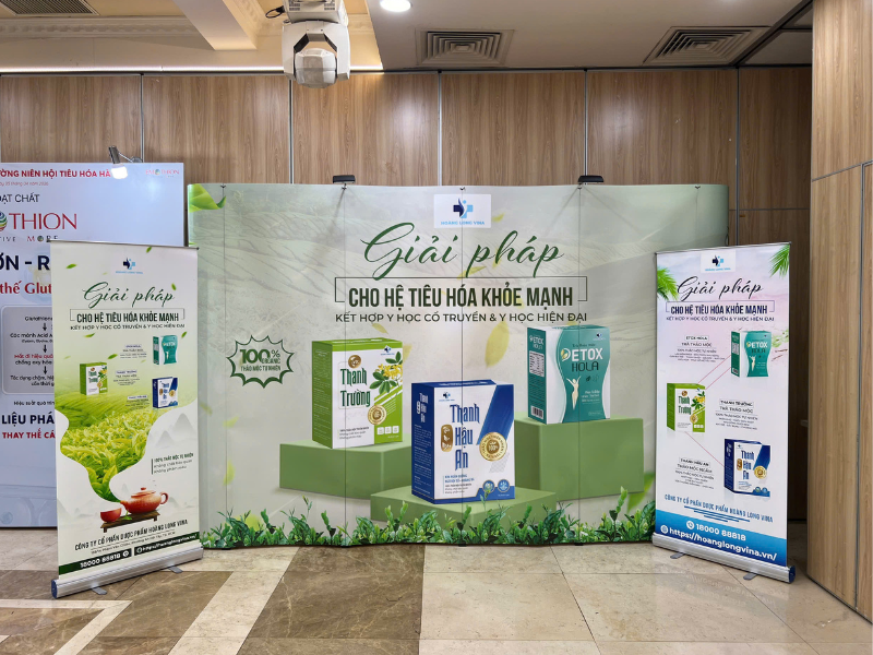 Standee hay Backdrop? Giải pháp truyền thông hiệu quả nhất 2026