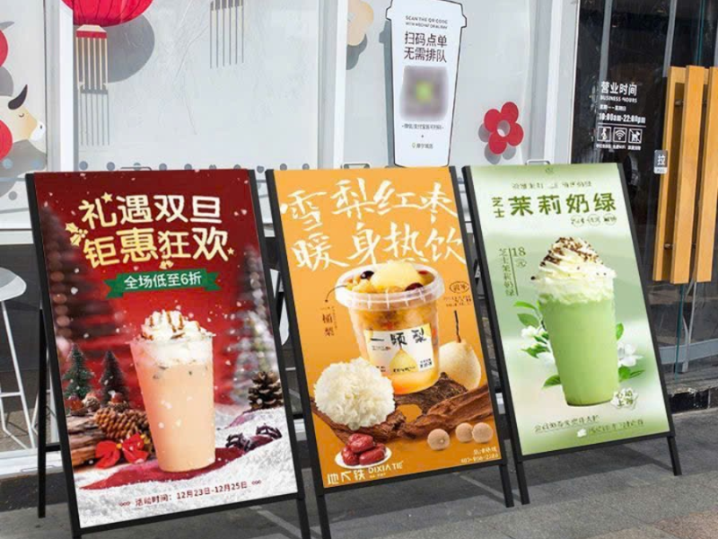 Standee chữ A 3 chân và 2 mặt: Nên chọn loại nào?